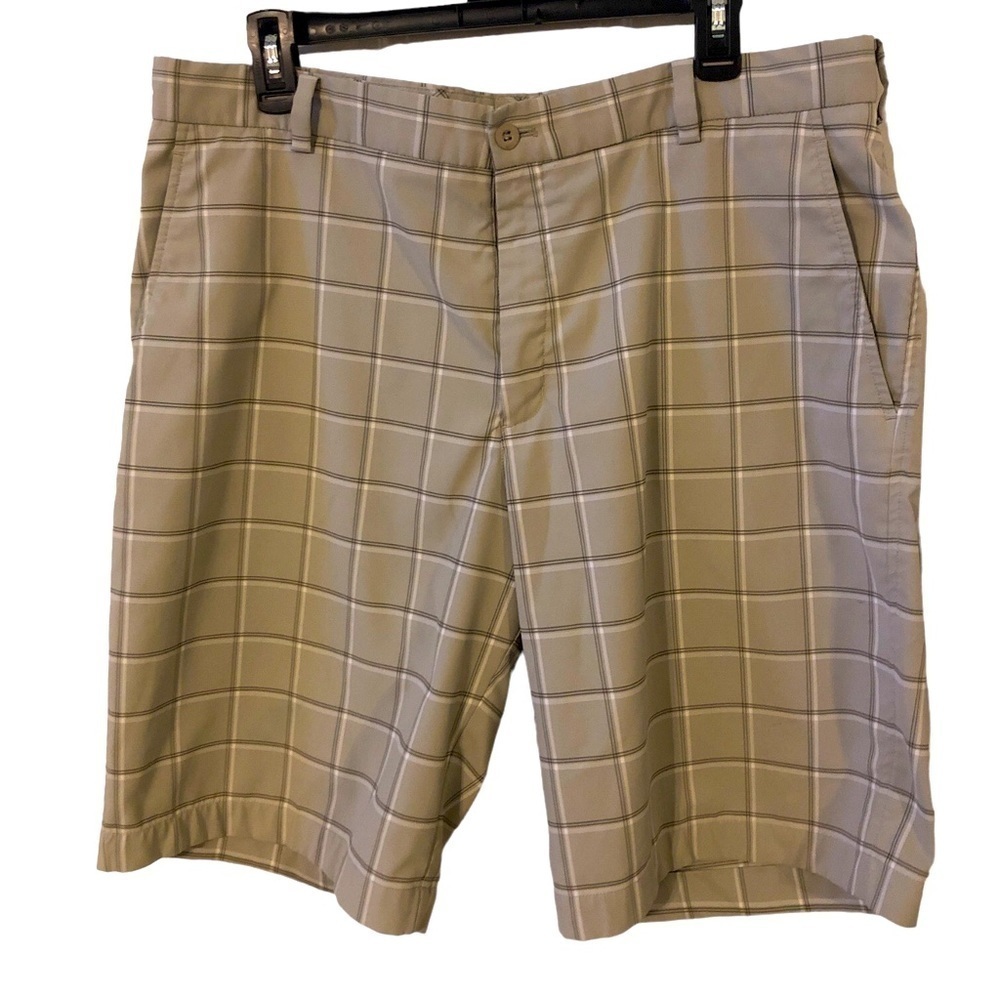 Nike Golf Gray & White Checkered Design Polyester/Spandex Blend Shorts Sz. 36
